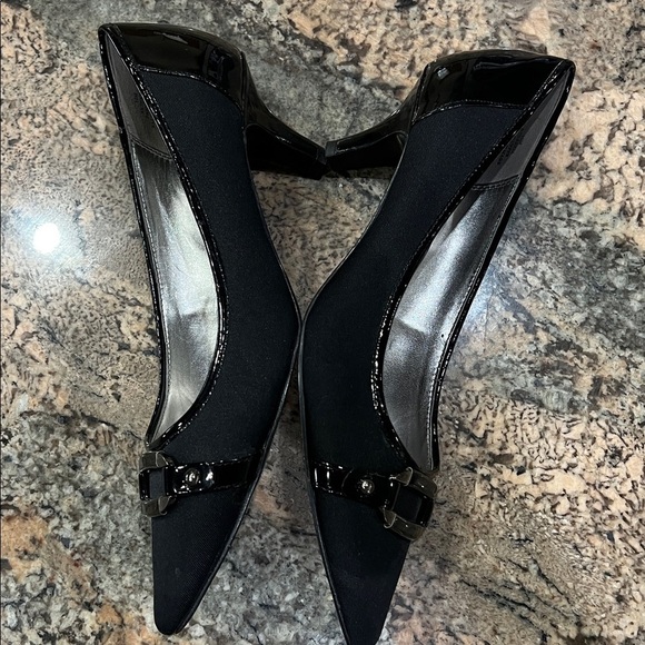 Anne Klein Black Patent Heels - Picture 4 of 11